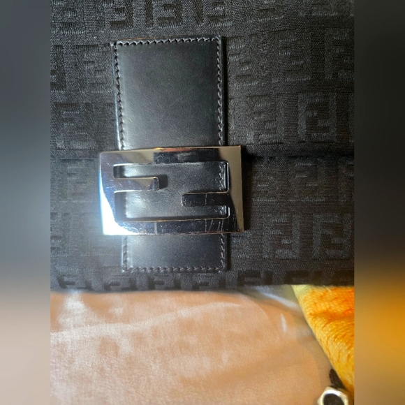 Fendi Mamma Baguette - Picture 4 of 16